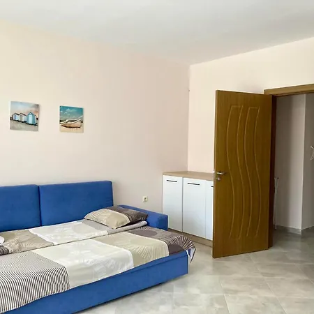 In Apolon سوزوبول