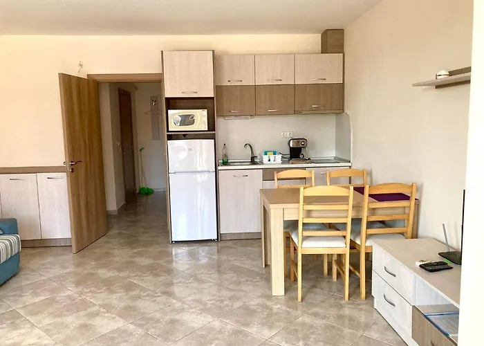 In Apolon Sozopol