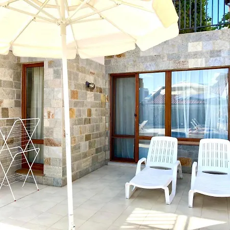 Apartment In Apolon
