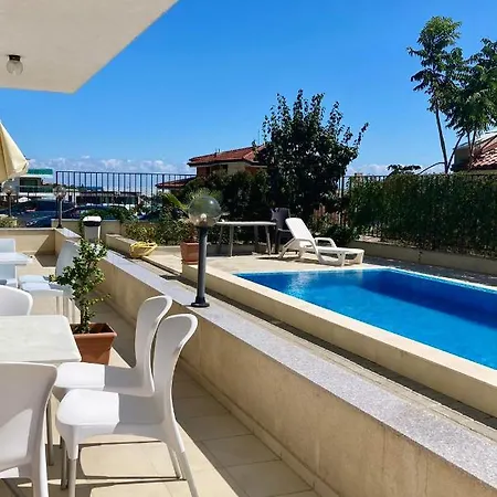 Apartament In Apolon