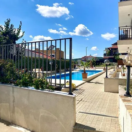 Apartment In Apolon *