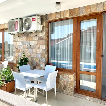 Apartment In Apolon