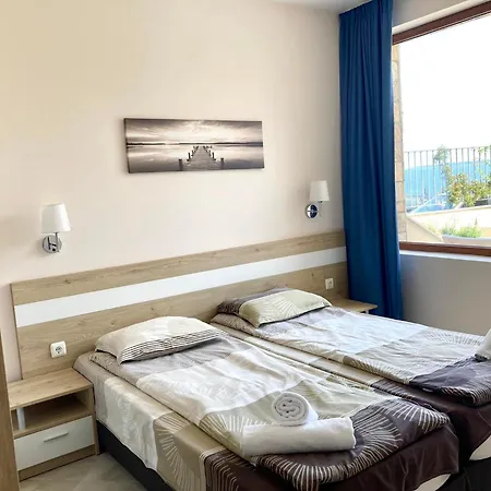 Apartment In Apolon *