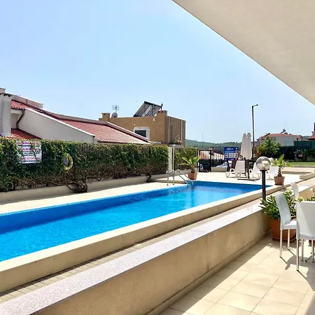 Apartment In Apolon *