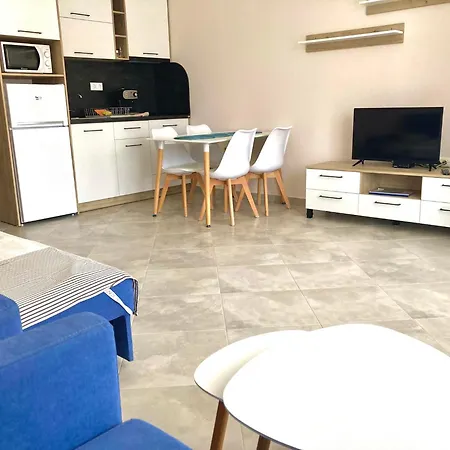 Apartment In Apolon