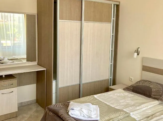 In Apolon 索佐波尔