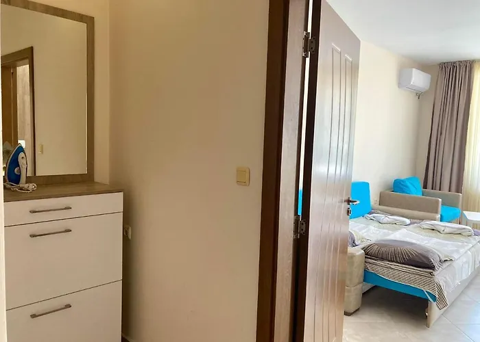 In Apolon 索佐波尔